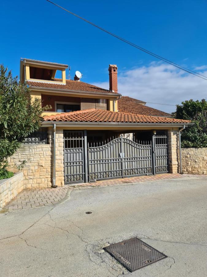 Holiday Pool House Pula Exterior foto